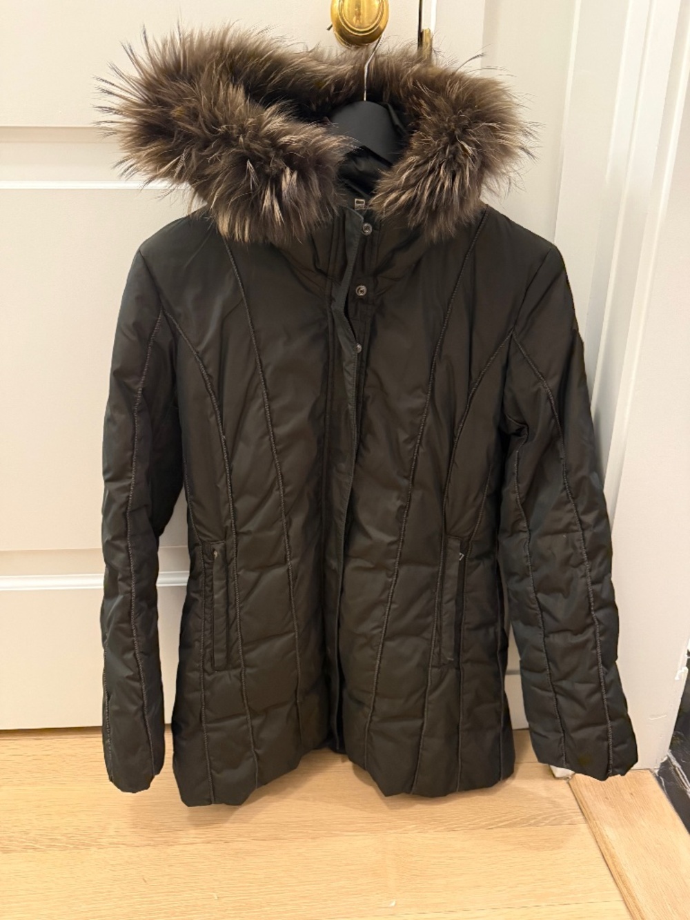 Postcard Women's brown down jacket with fur trim hood size 6